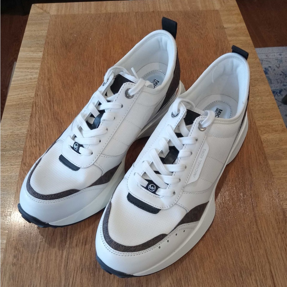 Michael Kors Sneaker size 9.5